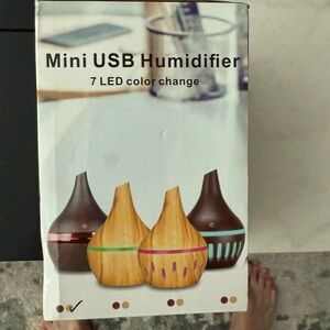 Mini USB Humidifier with 7 LED Color Change - Brown and Tan